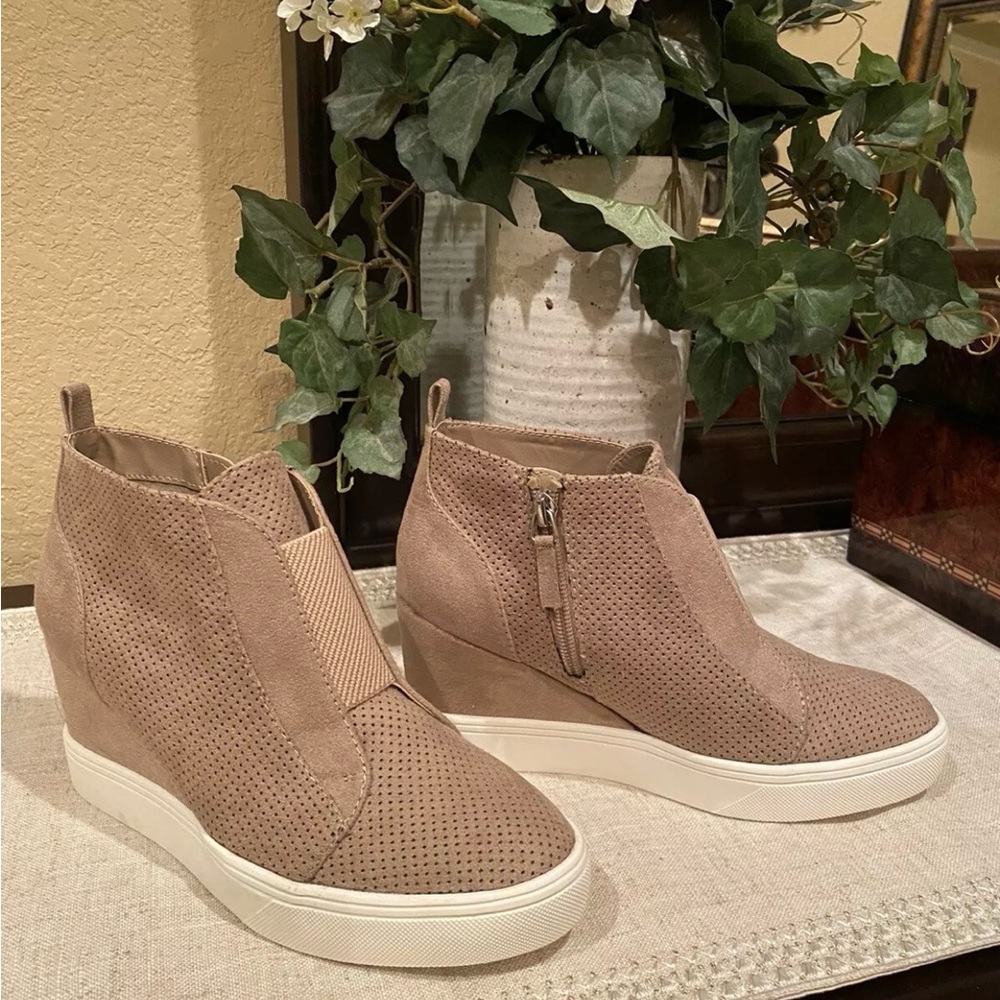 Mia Arianna Wedge Platform Shoe 6